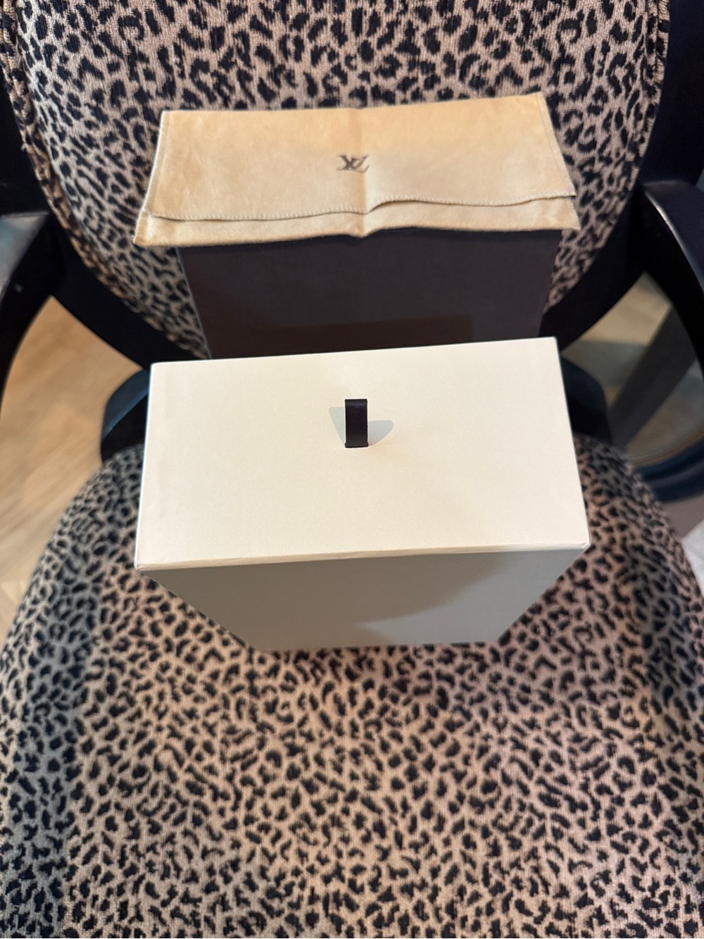 Accessory Box Identification - Picture 13 of 15